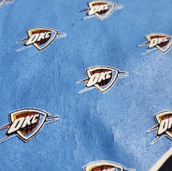 OKC Oklahoma City Thunder Team NBA Kids 4T T-SHIRT - Picture 5 of 5